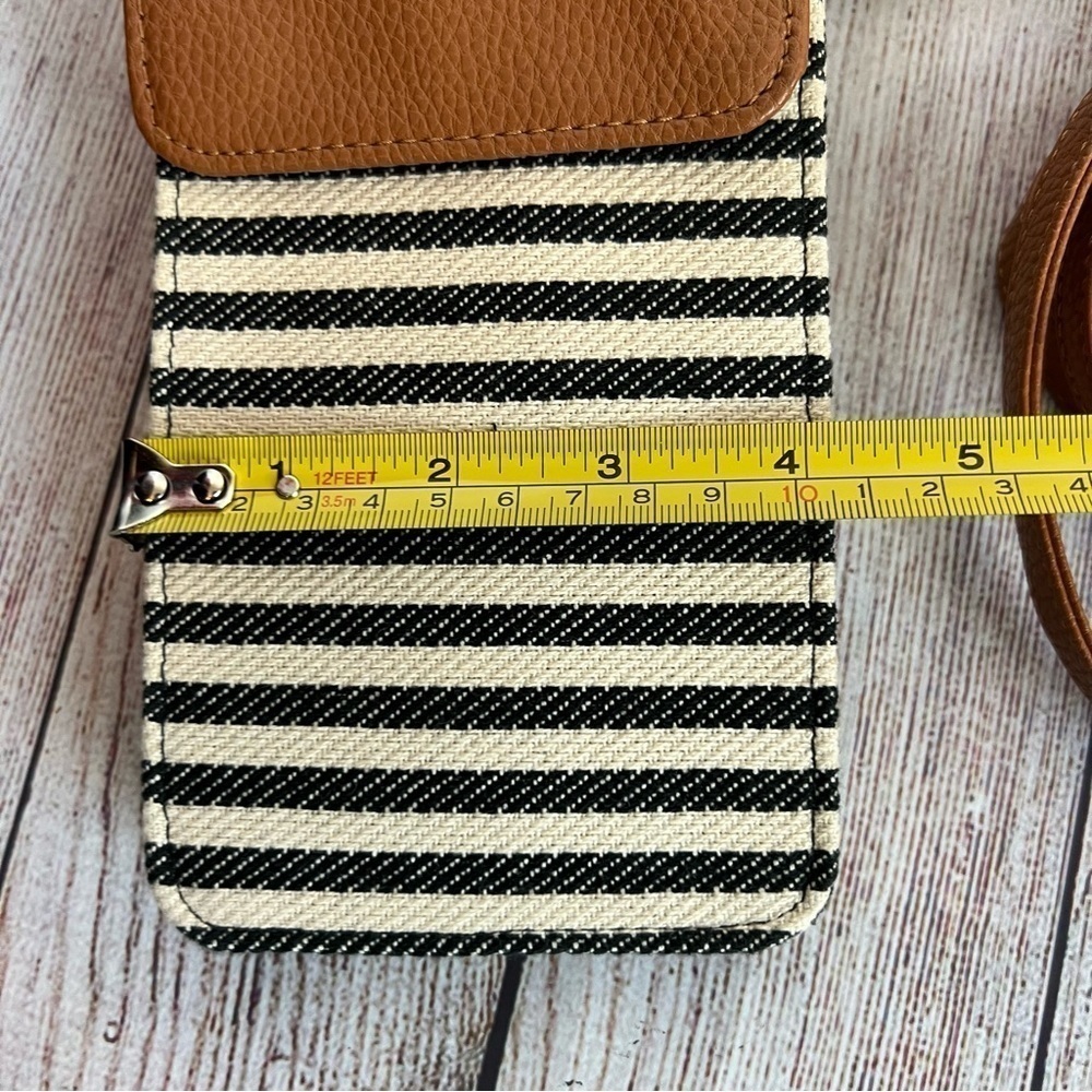 Thirty-One Call Me Crossbody - Picture 2 of 4